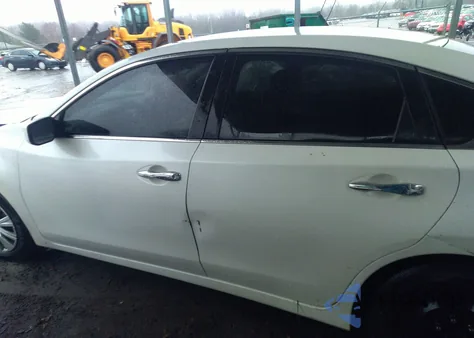 2014 Nissan Altima 2.5 S z USA, uszkodzony, nr VIN 1N4AL3APXEN220089